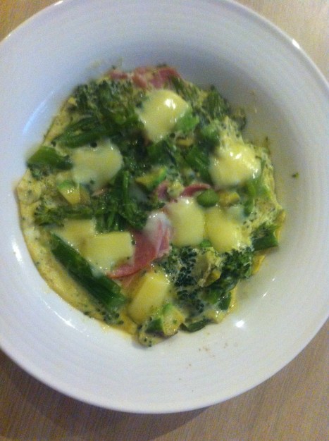 egg scramble with ham and brocolli